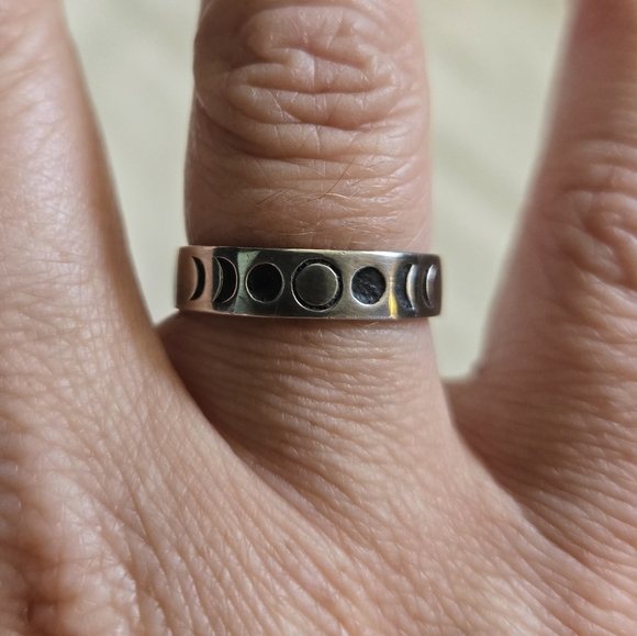 Sterling Silver And Black Moon Phase Ring Size 10 - Picture 1 of 5